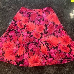 Notations Petite Skirt. Size S. Fuchsia & Red Floral Print. Bow at waist. Soft.